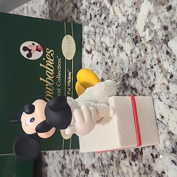 Dept. 56 Snowbabies Disney Showcase My Pal Mickey - Picture 4 of 8